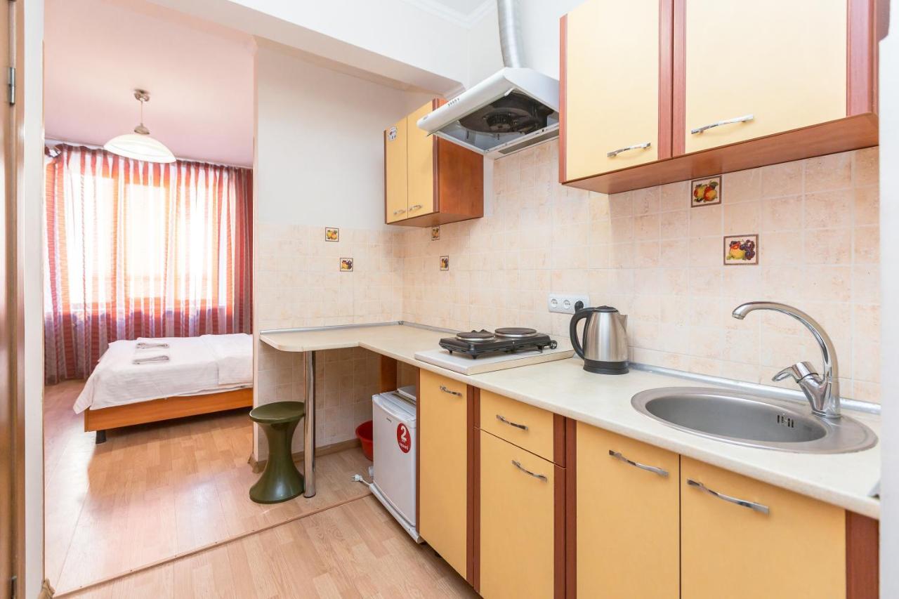 Квартира Студія Біля Оперного Театру По Вулиці Гонти 4 Lviv Exterior photo